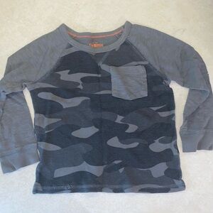 ♥️ OSH KOSH 4T long sleeve camo top